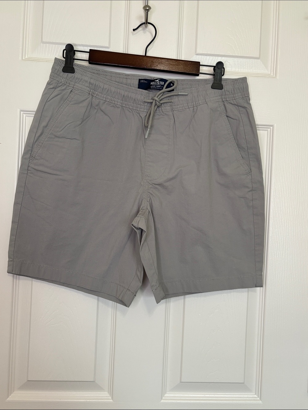 Hollister Men’s Light Gray Elastic Waist Shorts Jogger 7” Size M NWT